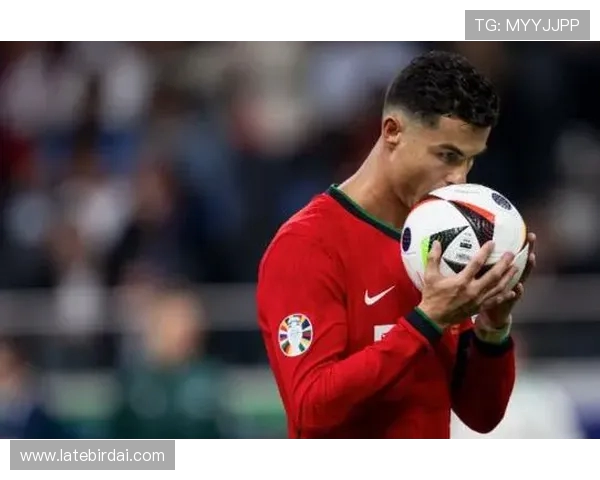 韩媒：C罗连续四年半无缘冠军情绪失控如疯子般宣泄